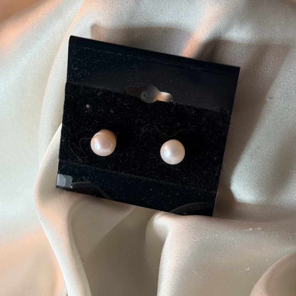 White Pearl earrings